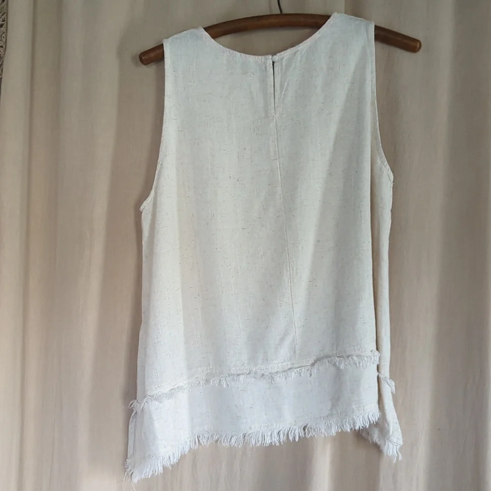 NWT Umgee Linen Blend Fray Hem Sleeveless Top - Picture 5 of 10